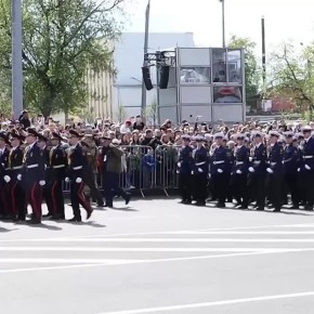 #Видеодня. Парадный марш курсантов Росморречфлота в честь Дня Победы Курсанты всех отраслевых образовательных учреждений Росморречфлота приняли участие в торжественных региональных парадах Победы