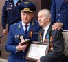 Прокурор Краснодарского края Сергей Табельский принял участие в индивидуальном параде, проведенном для участника Великой Отечественной войны, ветерана прокуратуры края Федора Ивановича Волкова в Ленинградском районе