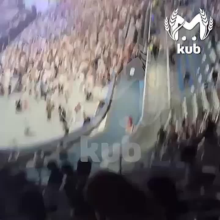     Akon   -  