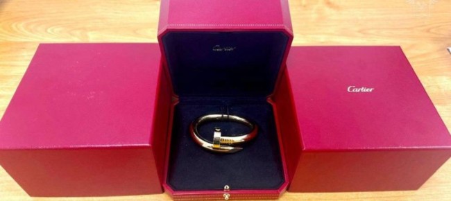       &quot; &quot;  Cartier  5  