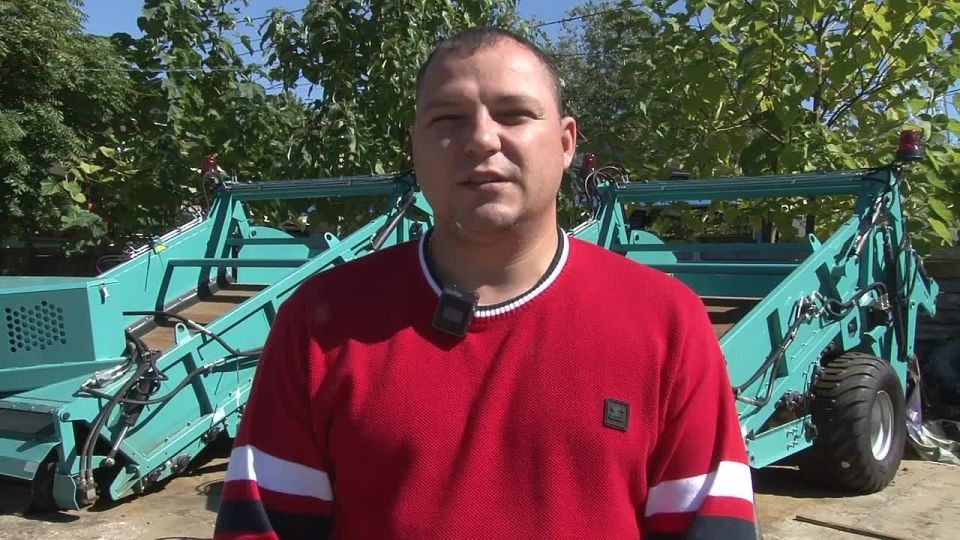 Продолжается очистка береговой линии в Анапе
