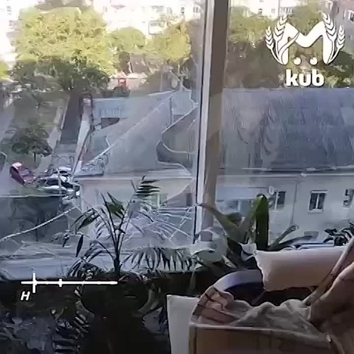Так выглядит квартира в новороссийском ЖК "Аврора", который посекло осколками украинских дронов
