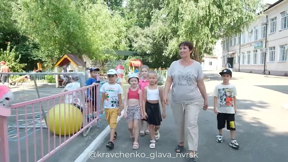Андрей Кравченко: Сегодня свой профессиональный праздник отмечают воспитатели, работники детских садов и ветераны дошкольного образования