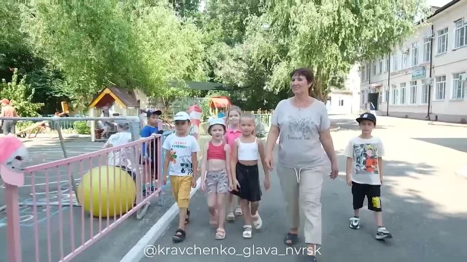 Андрей Кравченко поздравил воспитателей и дошкольных работников Новороссийска с профессиональным праздником
