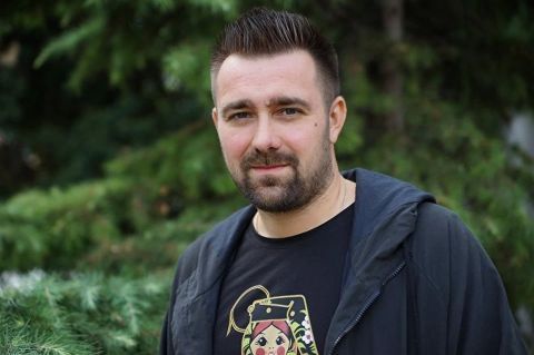 Платон Беседин: Сегодня (уже вчера) на улицах Краснодара я увидел группу молодых людей под платанами