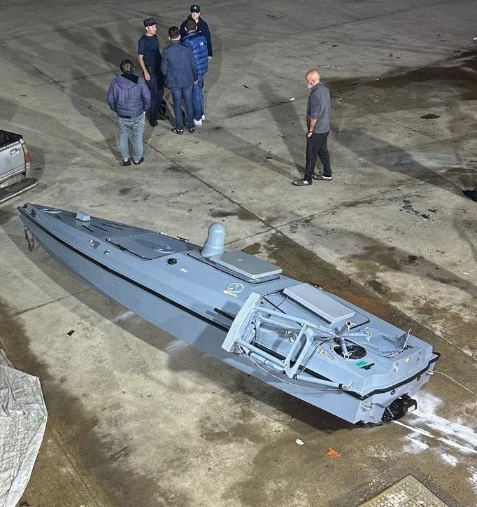 Турецкие рыбаки выловили украинский БЭК Magura V5, предположительно, участвовавший в атаке на Краснодарский край, и в последующем отнесенный морем в Турцию