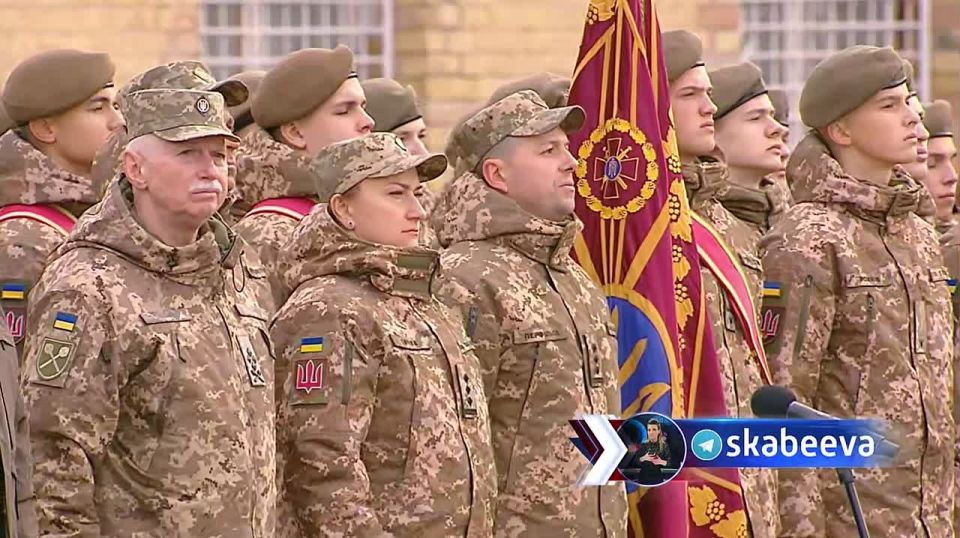 ‘Нас пытались завоевать десятки раз’ — Зеленский на ходу сочиняет историю Украины