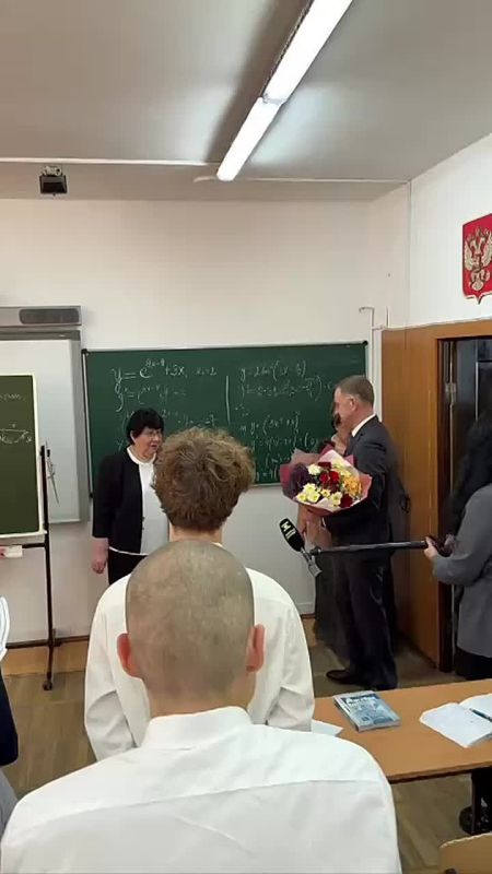 Евгений Наумов: В преддверии Дня учителя приехал с поздравлениями на урок к Раисе Борисовне Копелевич