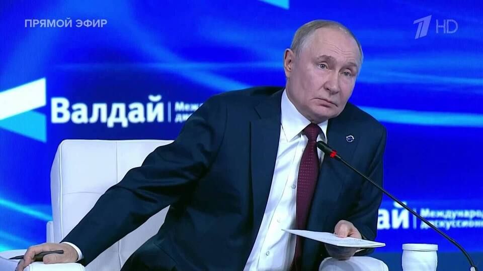 «В пижамах кофе пили» — Путин о том, как был в гостях у Тони Блэра