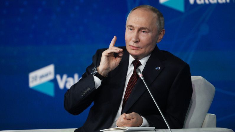 Андрей Климов:  Ещё вчера утром автор "Русского акцента" писал из Сочи о важности отечественных ценностей и необходимости продвигать их, опираясь на наш культурно-исторический капитал и родной язык - язык Пушкина (#ФМ #КДР)