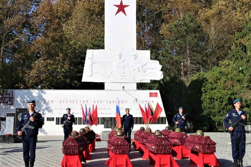 В поселке Стрелка Темрюкского района перезахоронили останки 98 красноармейцев