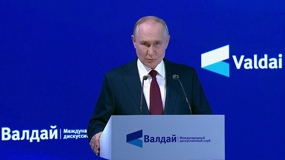 Владимир Путин выступил на пленарном заседании Валдайского клуба в Сочи