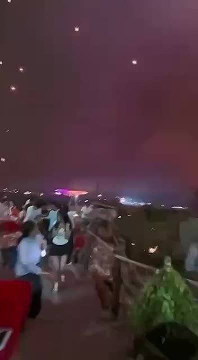 Когда обычного шоу дронов оказалось мало…