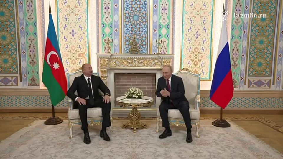 Две ракеты, которые были выпущены системой ПВО России, не поразили самолет AZAL напрямую, а взорвались в нескольких метрах