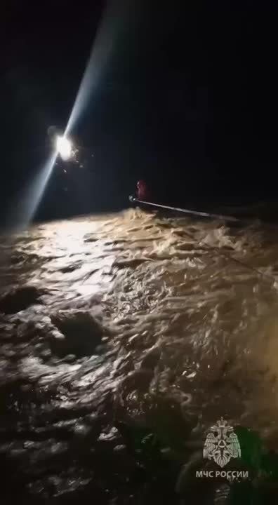 В Сочи спасли мужчину, которого чуть не унесло течением реки