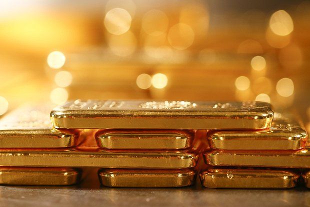 Лесь пытался сбежать с 12 кг золота и 100 млн рублей на микроавтобусе