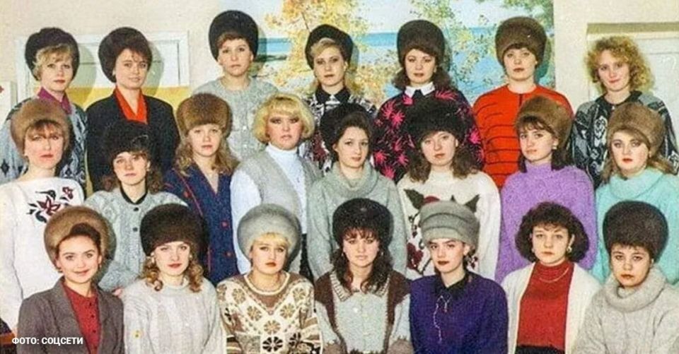 Россиянки начали скупать шапки, которые носили мамы и бабушки в 90-х