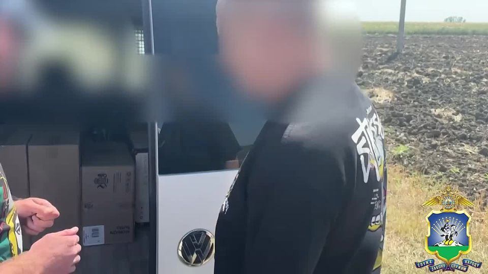 Партию безакцизных сигарет стоимостью около 12 млн рублей изъяли оперативники Адыгеи у жителей Кубани