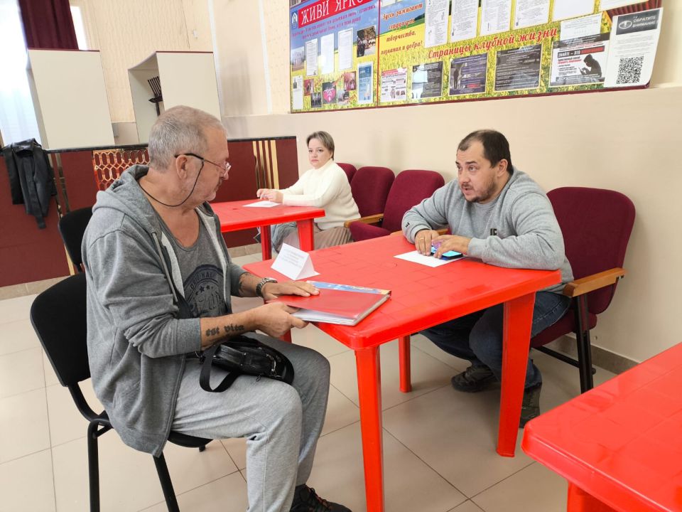 В поселке Виноградном сегодня работал выездной консультационный центр