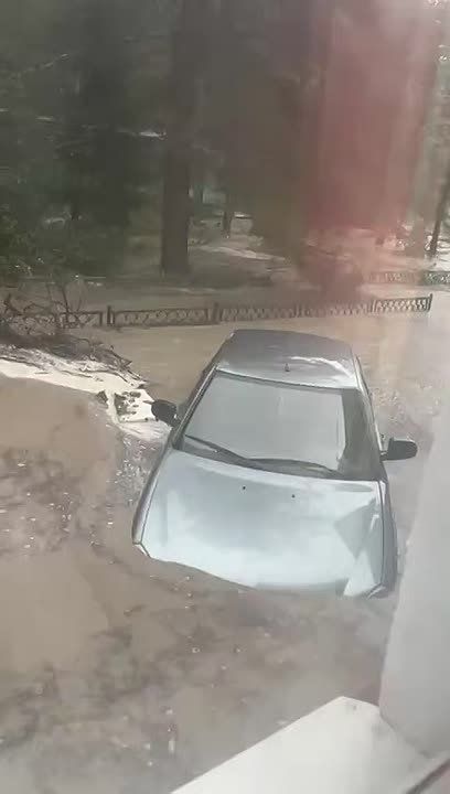 Главное 14 октября:. 1После сильных дождей подтопило улицы населенных пунктов в Туапсинском округе