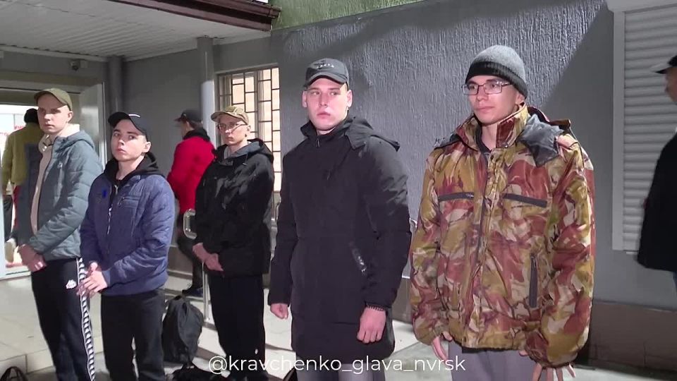 Андрей Кравченко: В Новороссийске стартовала традиционная отправка молодых людей на службу в Вооруженные Силы России