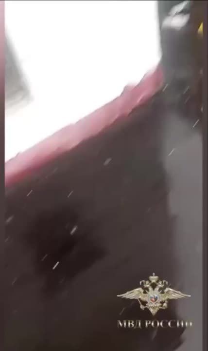 «Озверевший» пациент разгромил машину скорой помощи в Москве