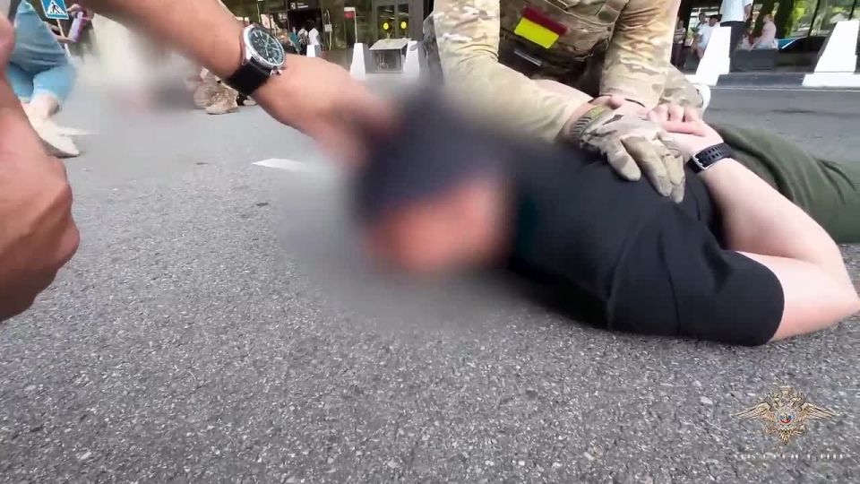 В Сочи задержан мужчина, который вербовал россиян для вступления в террористическую организацию на Украине