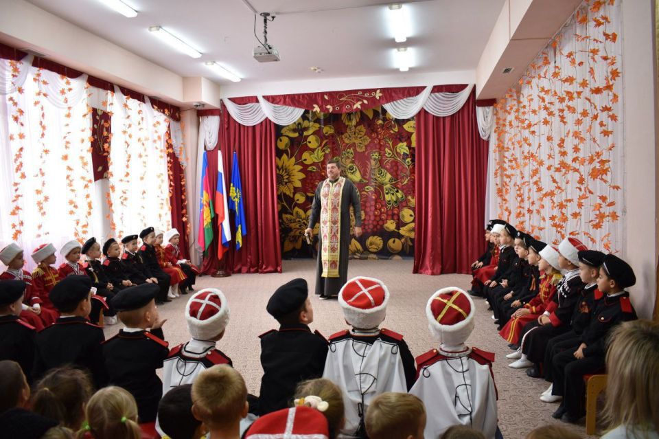 Юных анапчан посвятили в казачата
