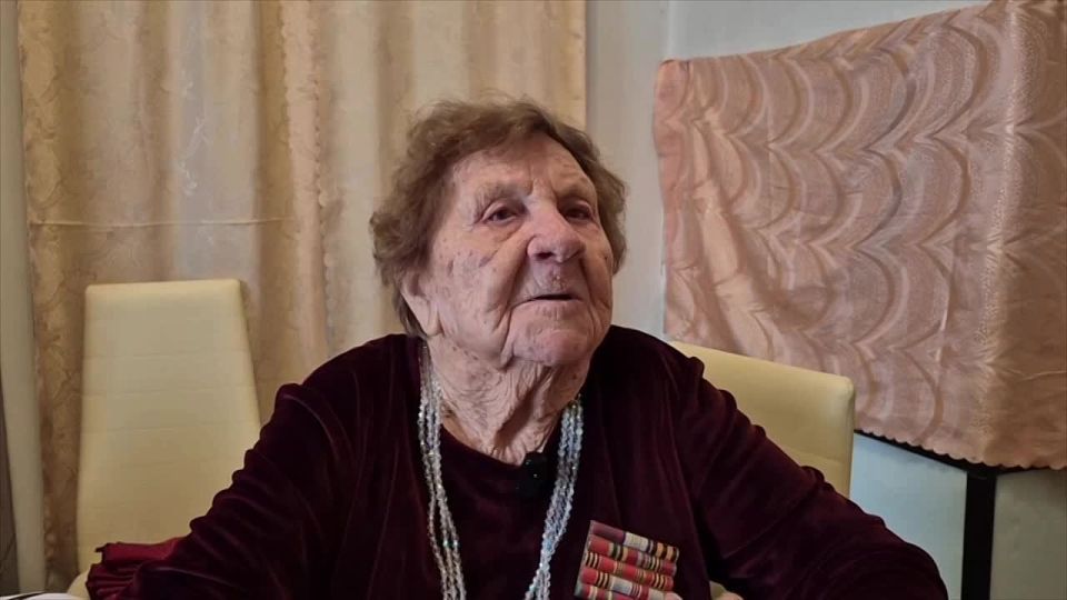 Евгений Наумов: Наша жизнерадостная, мудрая, дорогая Галина Николаевна Вшивцева тоже отмечает день рождения