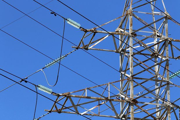 Жители 41 улицы в Краснодаре остались без света из-за аварии