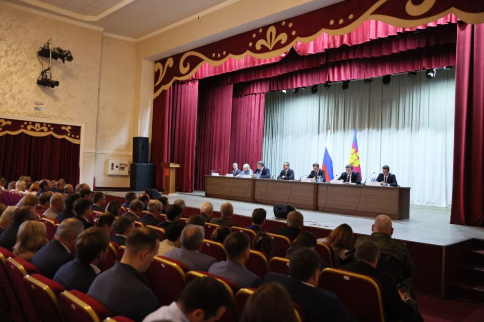 Вениамин Кондратьев: Почти 1,5 миллиарда рублей направим в этом году на развитие Староминского района