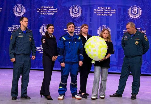 Госавтоинспекция по Краснодарскому краю провела для студентов-технологов «Краш-курс»