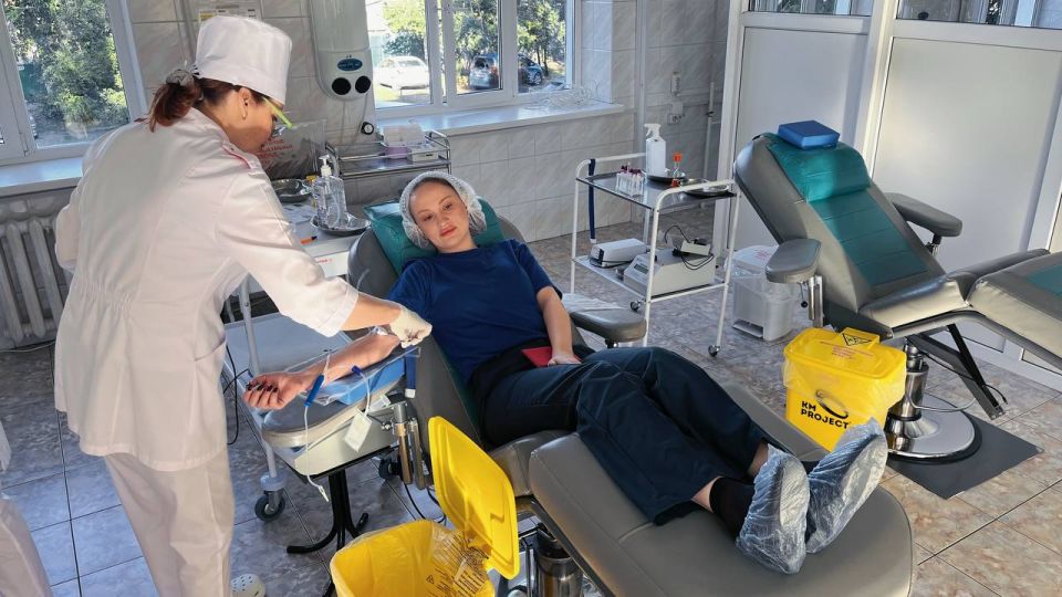 Герои не только на пожарах: сотрудники МЧС России стали донорами крови