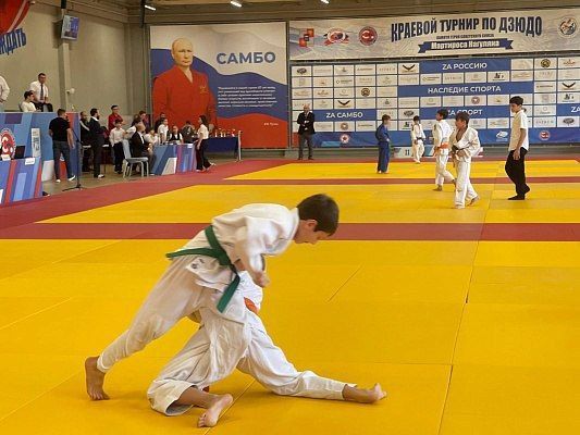 В Сочи стартовал краевой турнир по дзюдо памяти Героя Советского Союза Мартироса Нагуляна