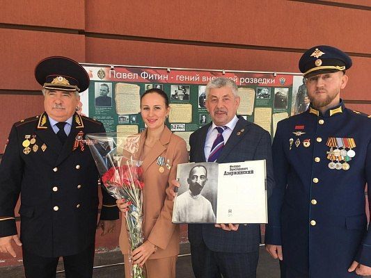 Правнук Феликса Дзержинского открыл в Сочи выставку, посвященную советской разведке