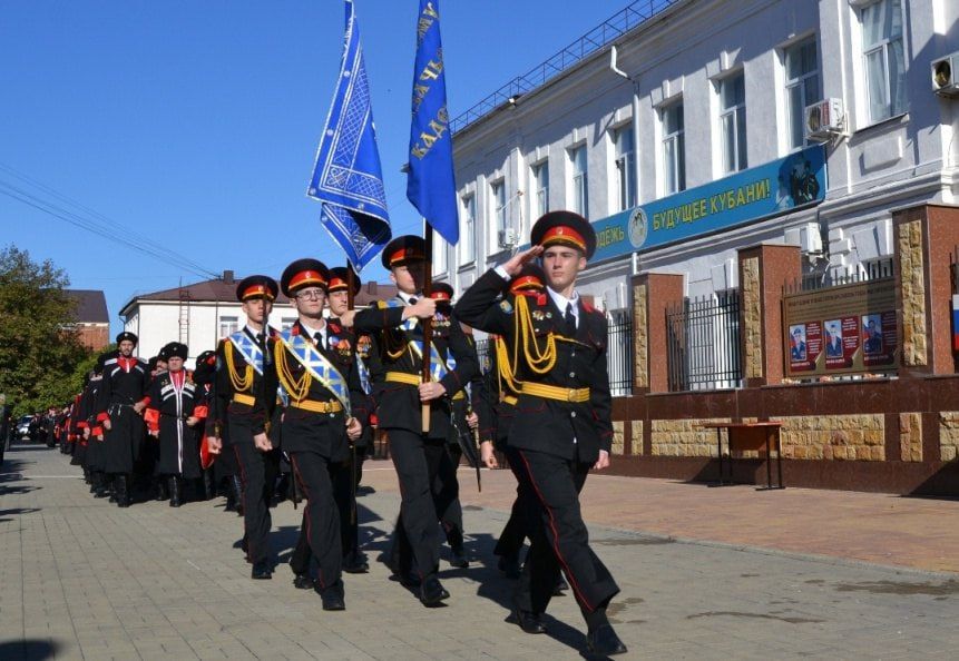 На Казачьей аллее города-героя Новороссийска состоялось празднование Дня Кубанского казачьего войска
