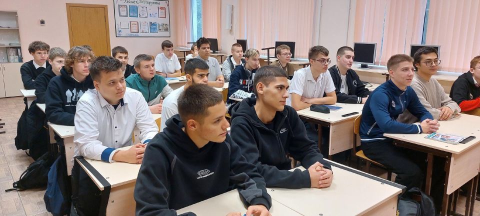Полицейские Ейского района продолжают профилактические мероприятия с несовершеннолетними