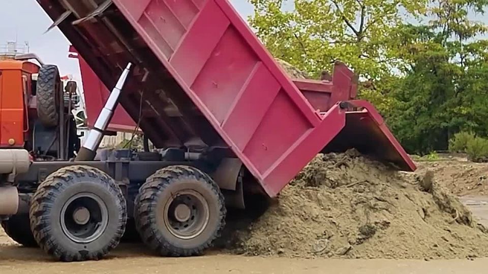 162 тонны загрязненного грунта вывезли с площадки временного накопления в х. Воскресенском Анапы 16 октября