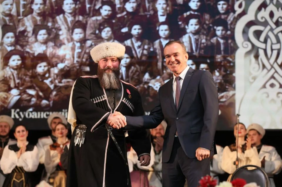 Кубанский казачий хор отметил свое 214-летие большим концертом