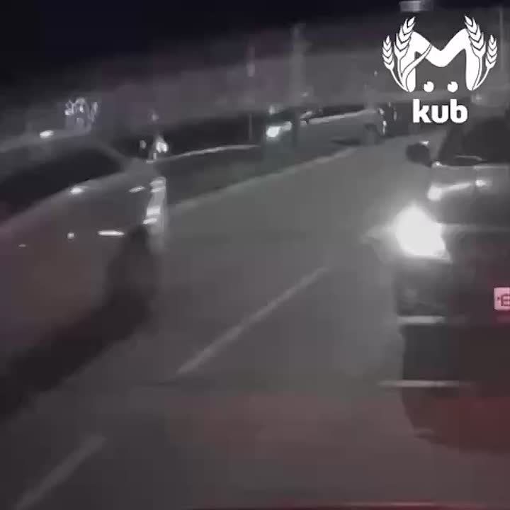 Краснодарские школьники устроили погоню с полицей на Гидрострое