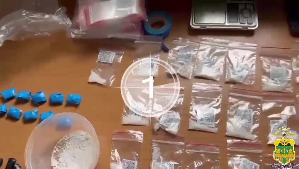 Новороссийские полицейские пресекли незаконный оборот наркотиков