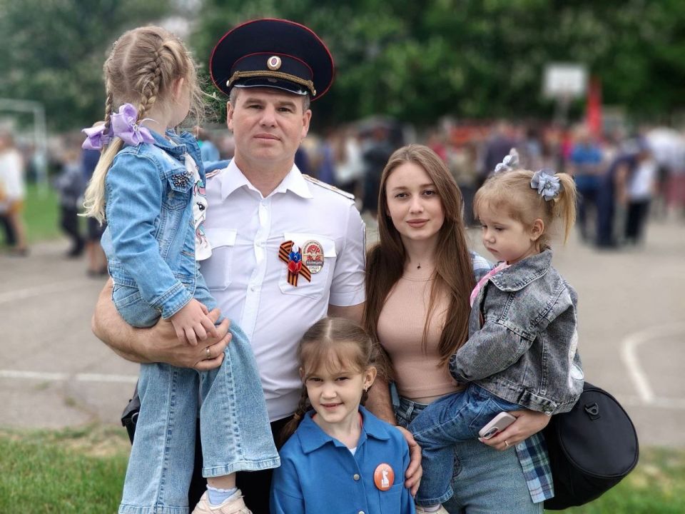 Сегодня в России отмечается День отца !