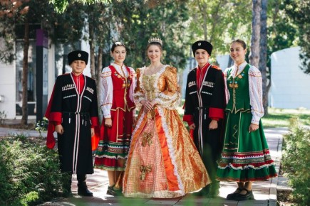 Фестиваль «Все народы в гости к нам» — праздник, который объединяет сердца!