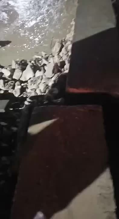 Восстановленную шесть дней назад временную переправу через реку в Молдовановке снова размыло этой ночью