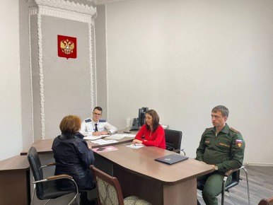 В Ейской межрайонной прокуратуре проведен тематический прием членов семей военнослужащих