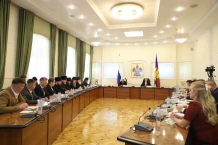 Под руководством председателя ЗСК Юрия Бурлачко состоялась 10-я встреча кубанских парламентариев с духовенством