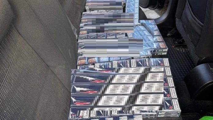 Три сотни пачек сигарет изъяли у торговца в Кавказском районе