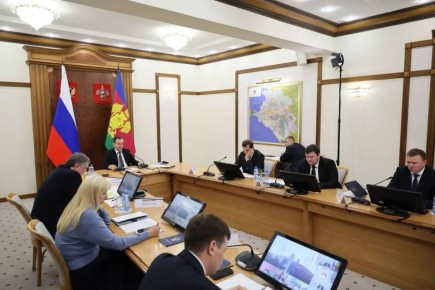 Вениамин Кондратьев потребовал от глав муниципалитетов строго контролировать сроки возведения социальных объектов