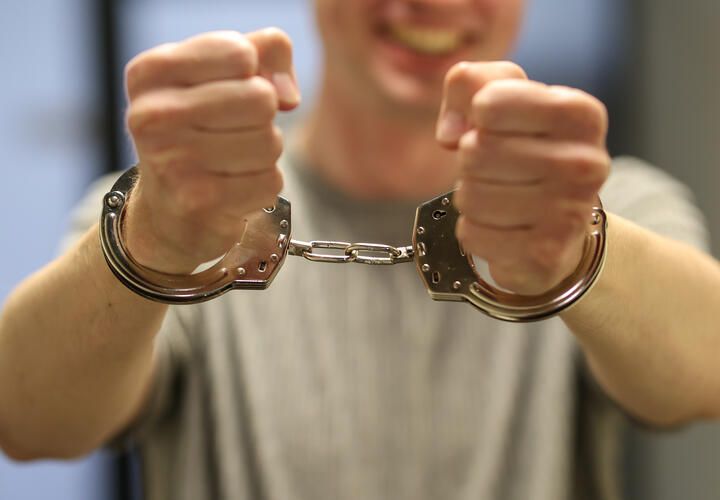 «Санитар общества» теперь стал «заколотым овощем»: где сейчас находится сексуальный маньяк из Краснодара Ароян и почему он еще жив