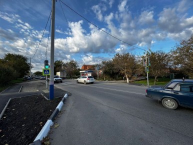 В АРМАВИРЕ НА МЕСТЕ СМЕРТЕЛЬНОЙ АВАРИИ УСТАНОВИЛИ СВЕТОФОР